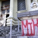 Le Tribunal d'arrondissement de Lausanne a été souillé et tagué durant le week-end.